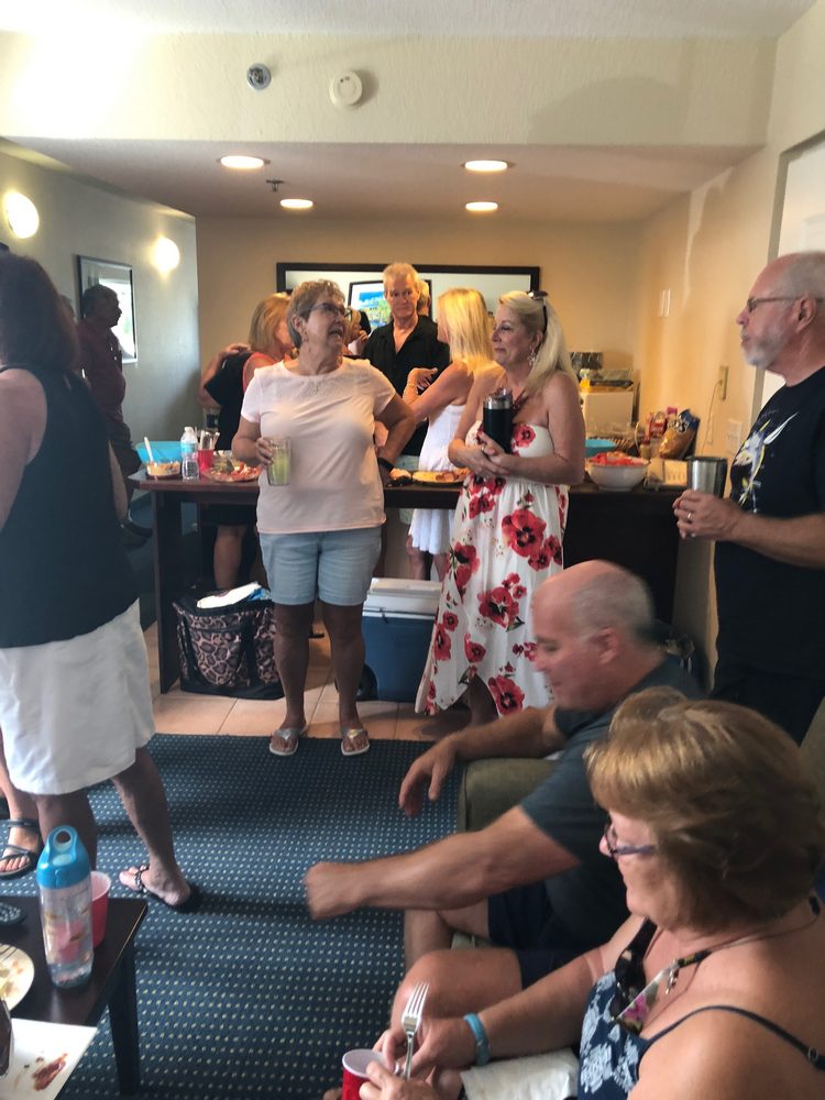 Cocktailes before dinner